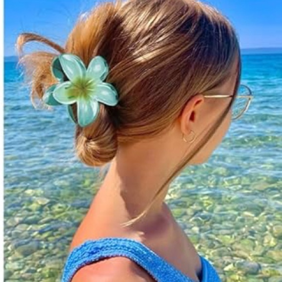 Blue flower hair clip - Picture 6 of 6